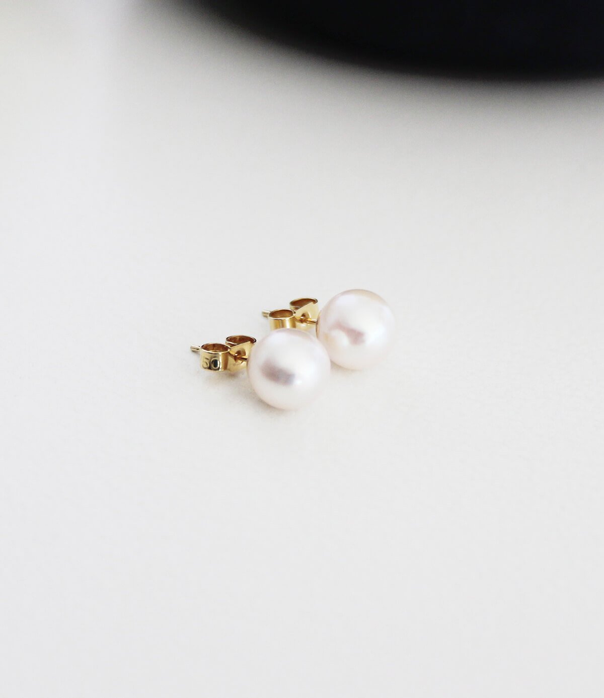 18k yellow gold pearl earrings white akoya