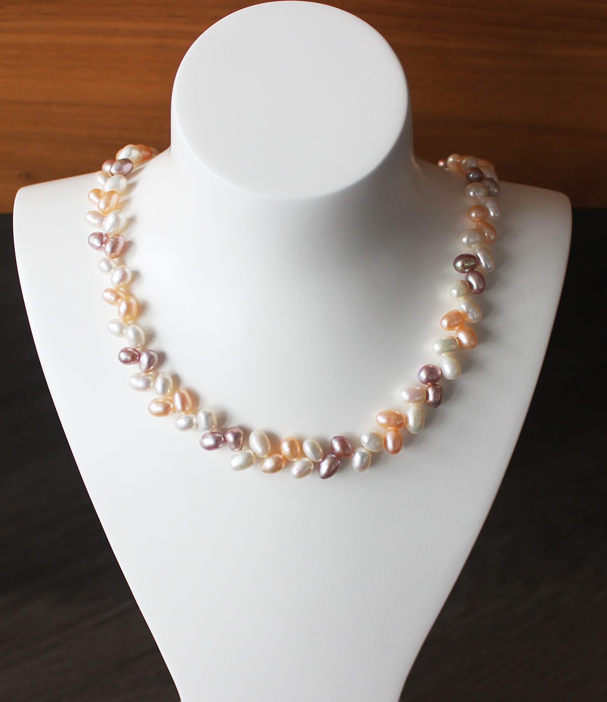 Leaf Multi-colored Pearl Necklace_4