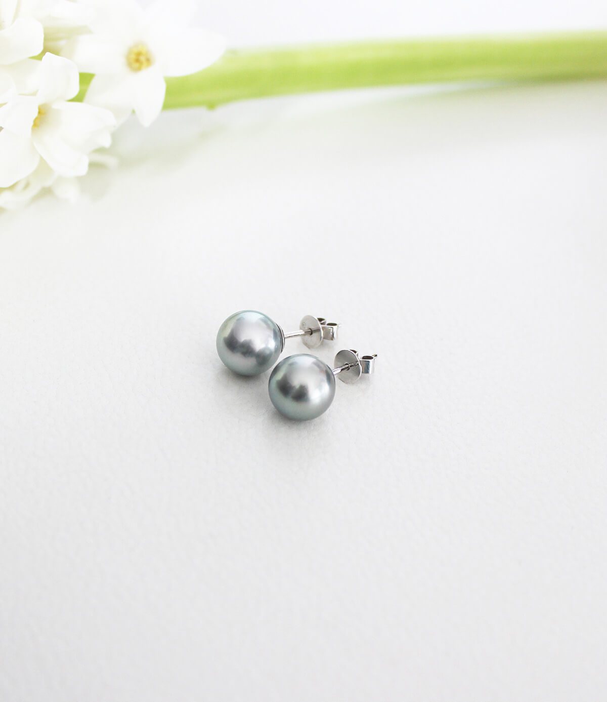 18k white gold black pearl earrings natural silver grey