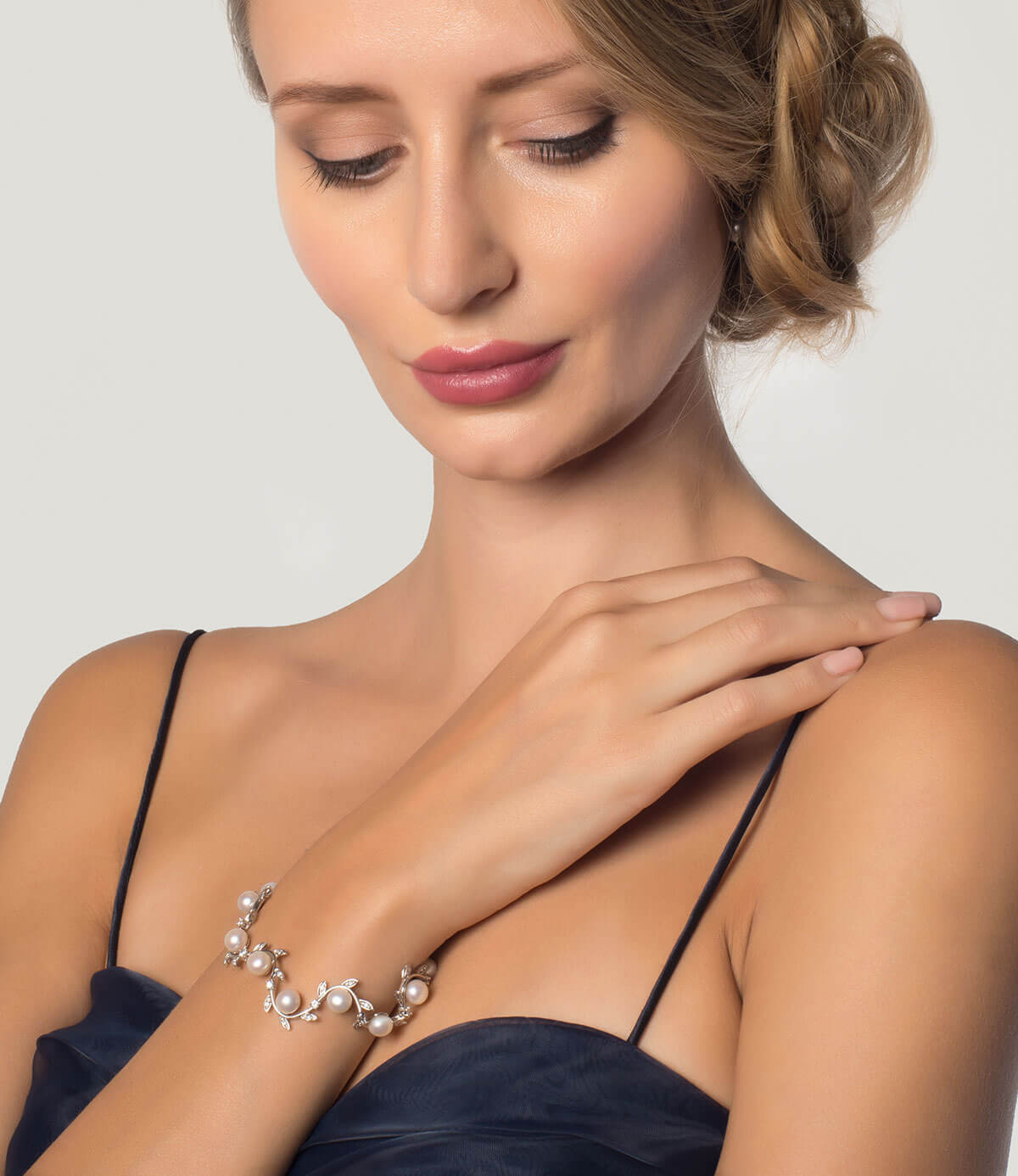 Modern Tennis Bracelet Sterling Silver with Freshwater Pearls Box Clasp